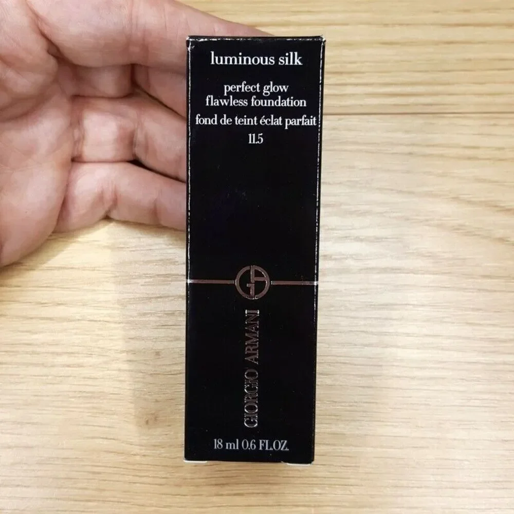 GIORGIO ARMANI # 11.5 Luminous Silk Perfect Glow Flawless Foundation .6oz